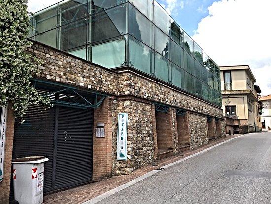 Pizzeria Spaghetteria Everest